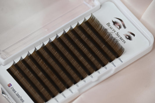 Box de cils – Marron foncé et/ou claire – Courbure CC (8–14 mm)