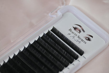 Boîte d’Extensions de Cils Tailles Mixtes – Courbure, Longueur & Qualité Pro (7mm au 15 mm)