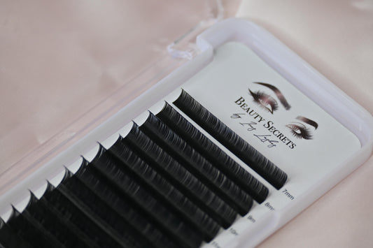 Boîte d’Extensions de Cils Tailles Mixtes – Courbure, Longueur & Qualité Pro (7mm au 15 mm)